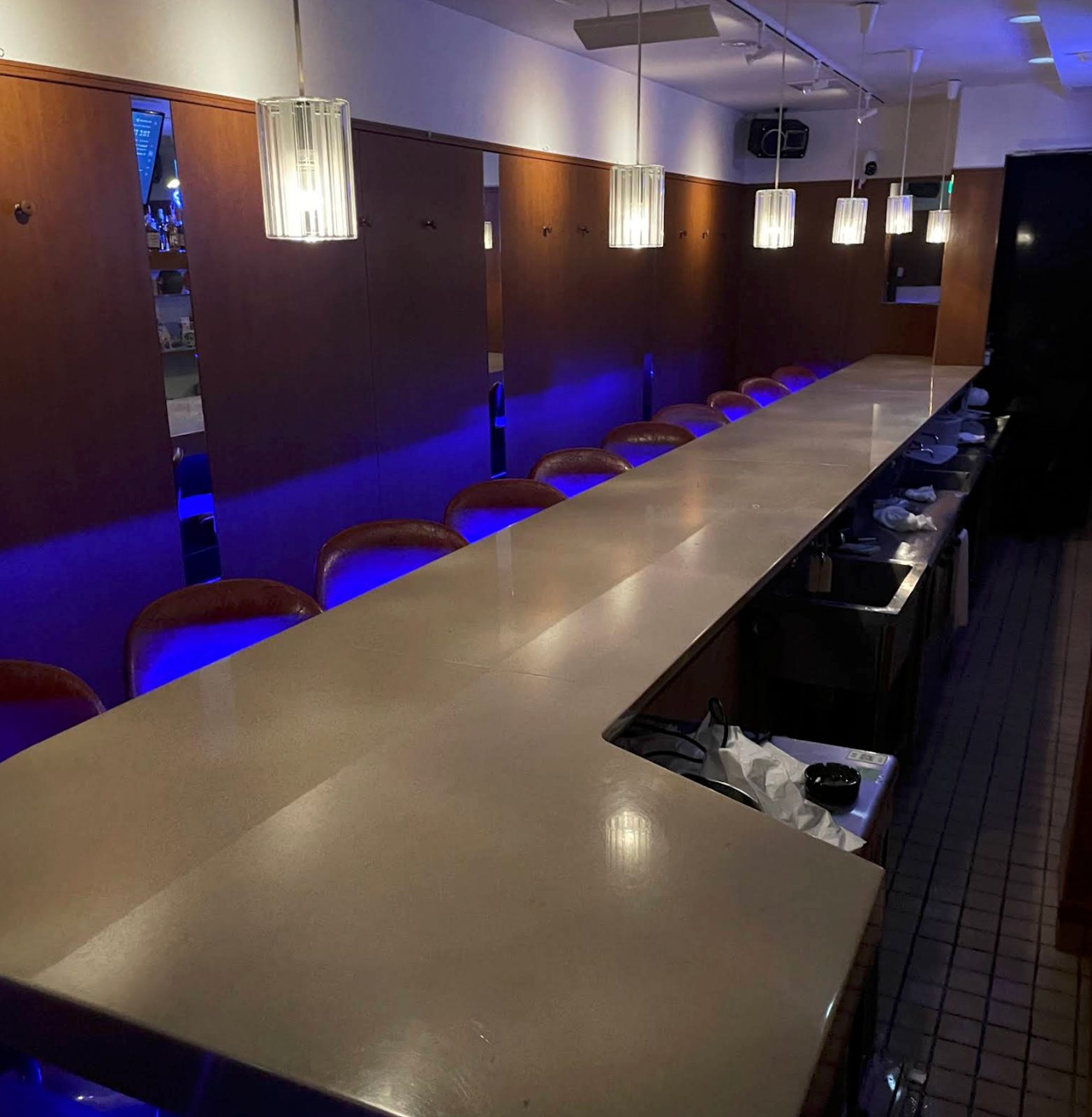 Girls Bar HONEY HUNT 店内写真2